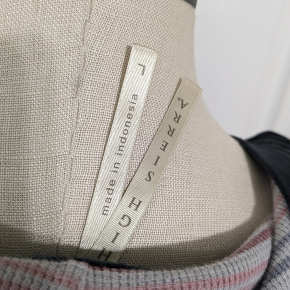 High Sierra Black hoodie w/ tie & striped hoodie lining L - Picture 3 of 3